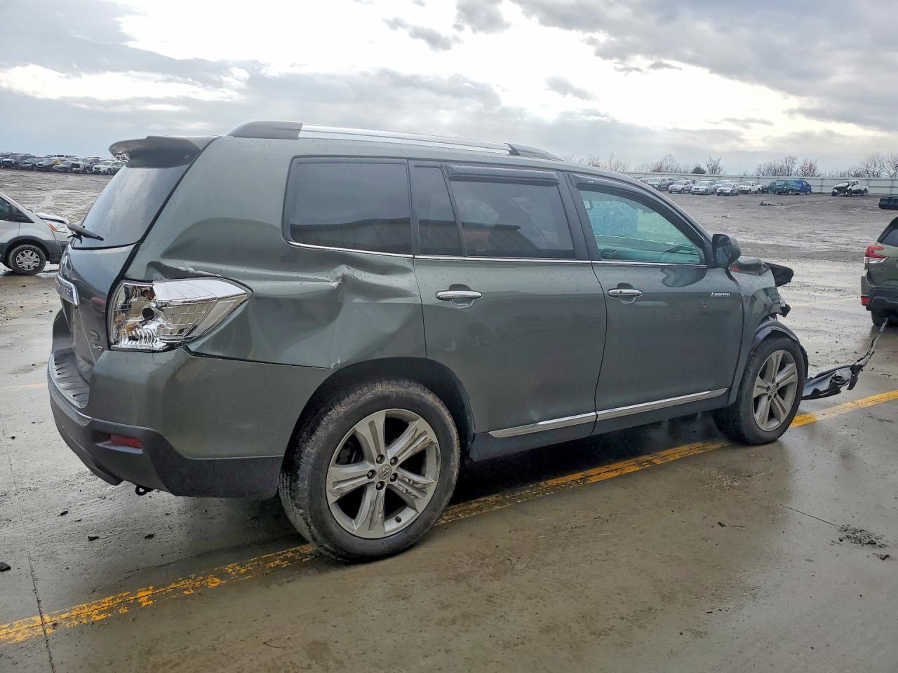 2013 TOYOTA HIGHLANDER