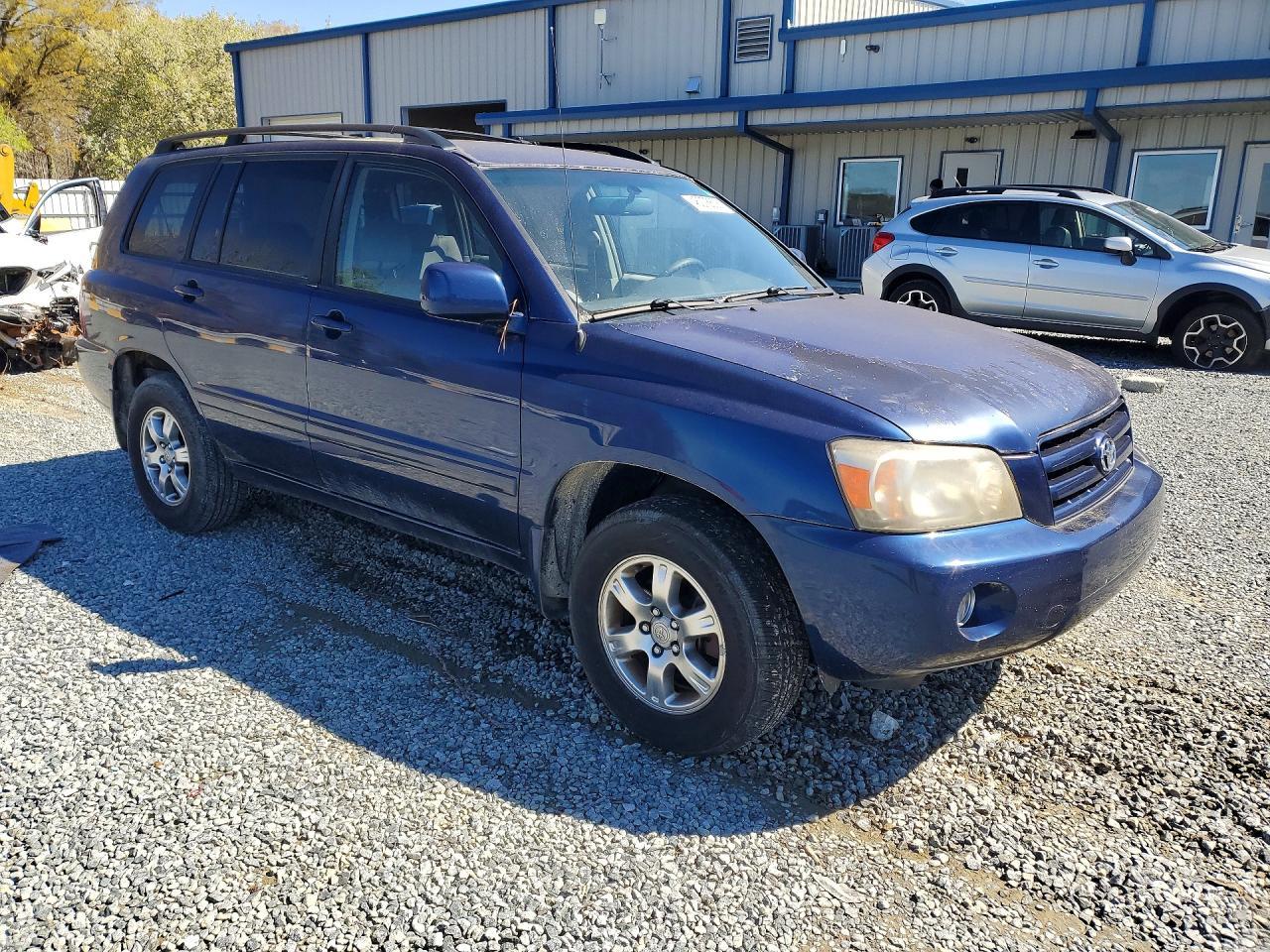 2004 TOYOTA HIGHLANDER