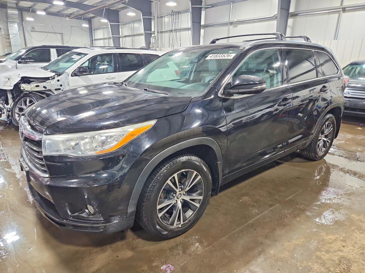 2016 TOYOTA HIGHLANDER