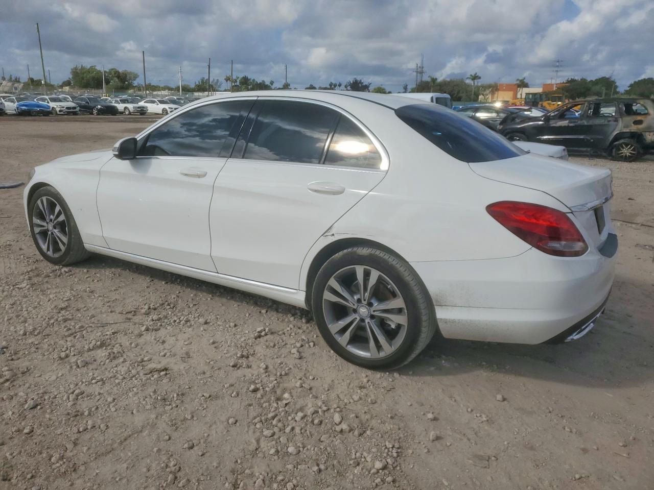 2016 MERCEDES-BENZ C-CLASS
