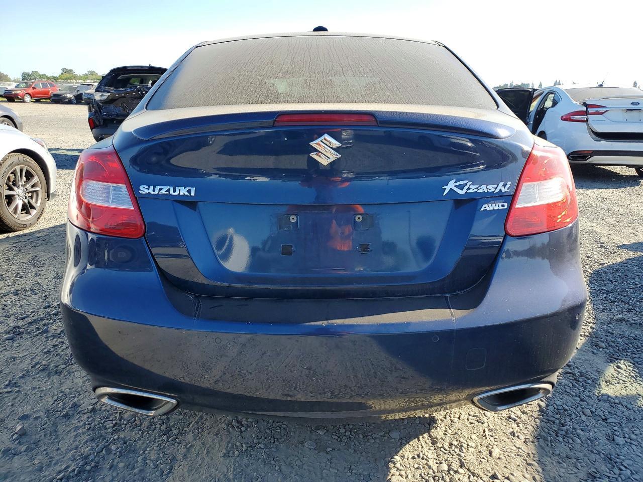 2011 SUZUKI Kizashi