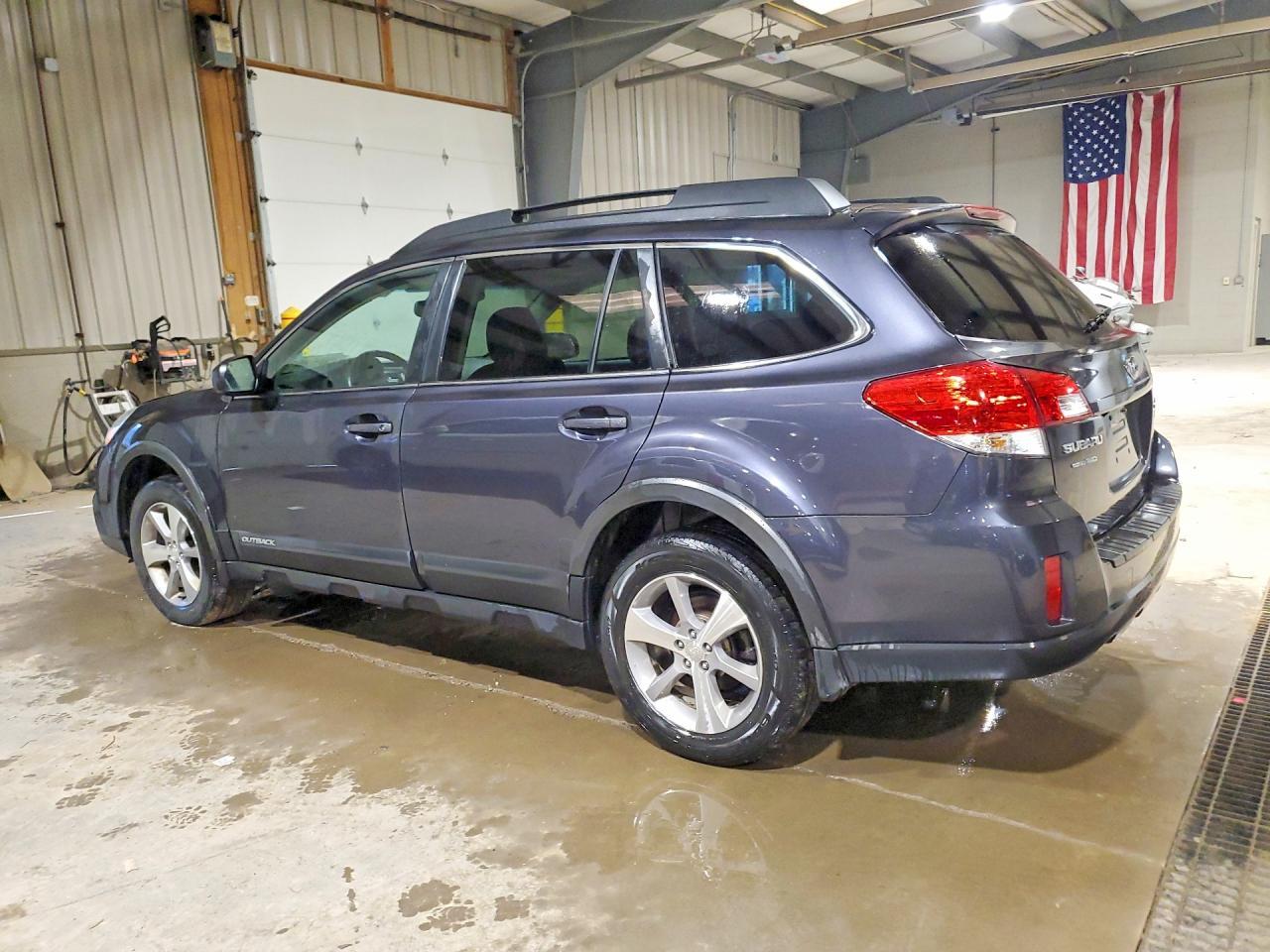 2013 SUBARU Outback