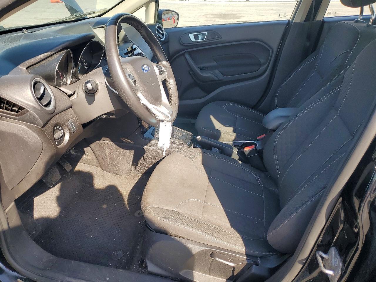 2016 FORD Fiesta