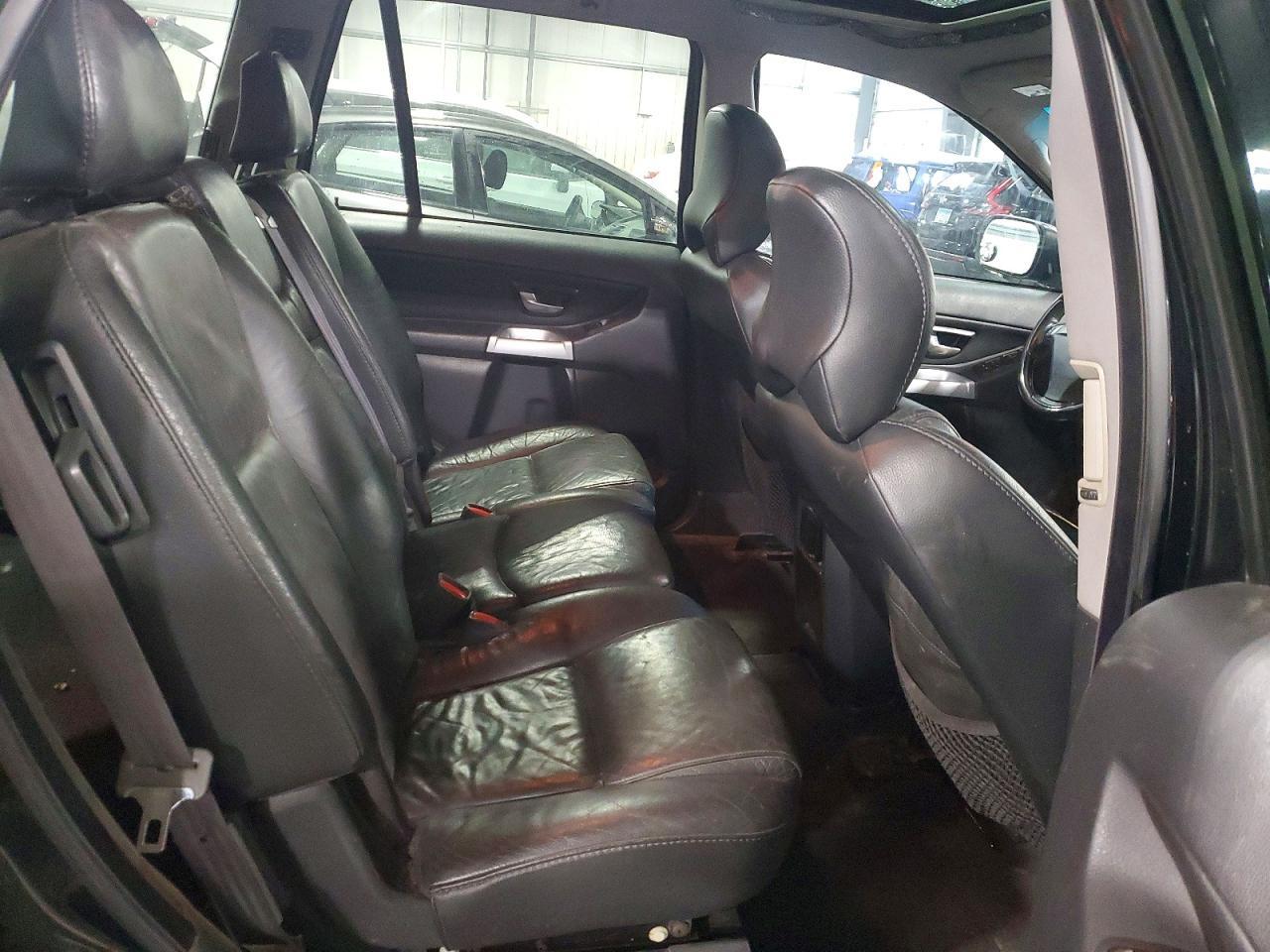 2004 VOLVO XC90