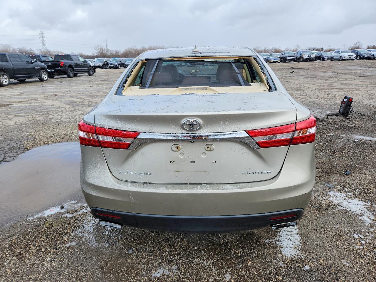 2013 TOYOTA Avalon