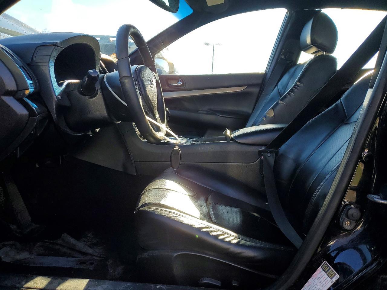 2011 INFINITI G37