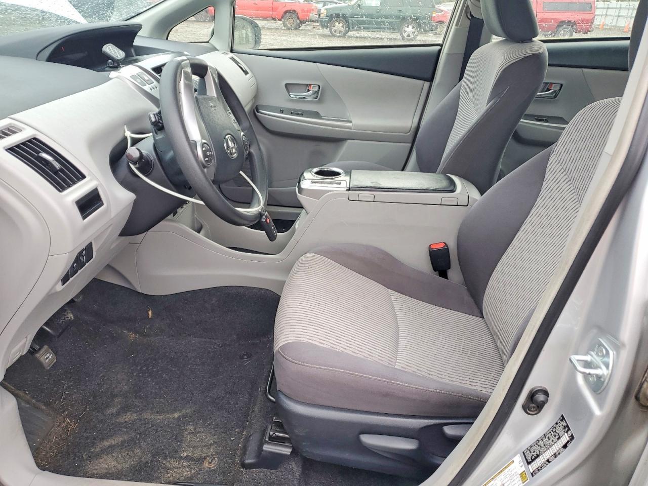 2016 TOYOTA PRIUS V