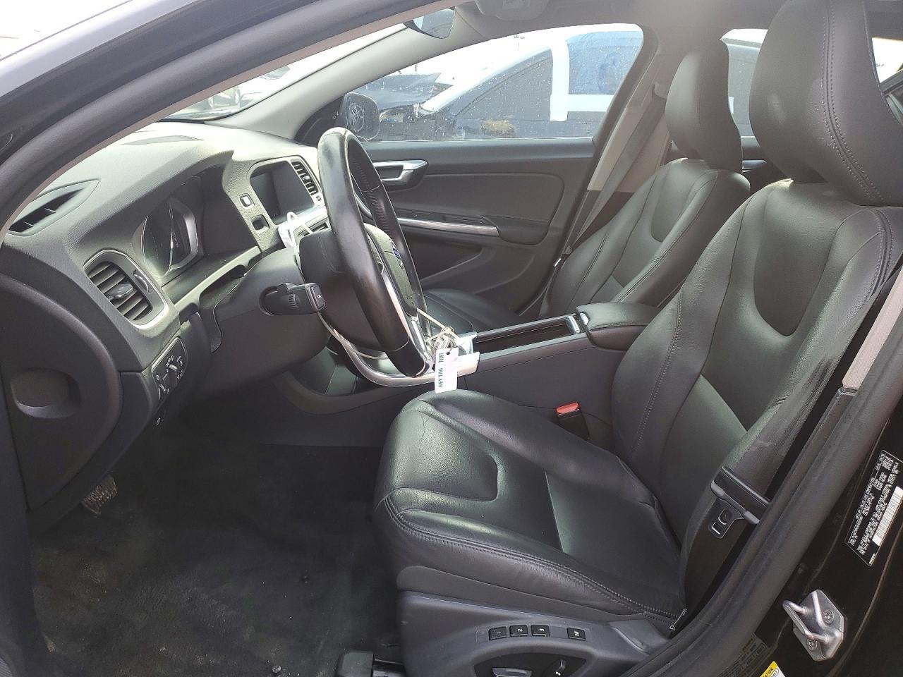 2016 VOLVO V60