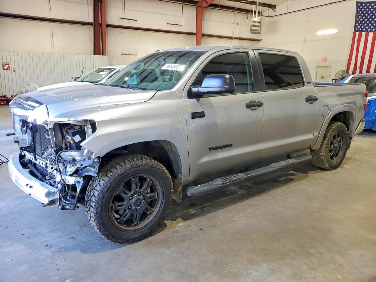 2017 TOYOTA TUNDRA