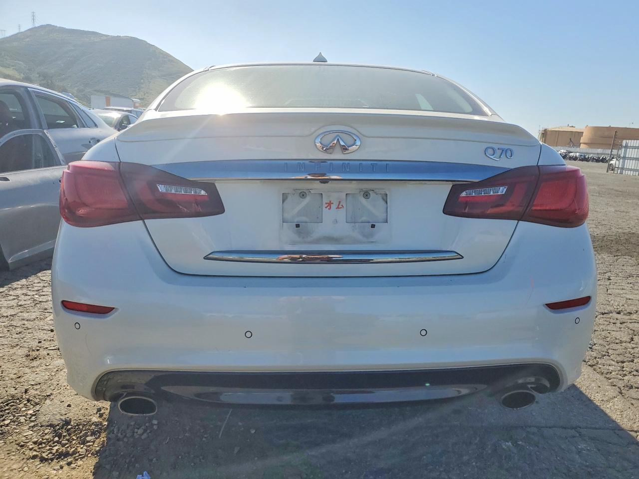 2016 INFINITI Q70