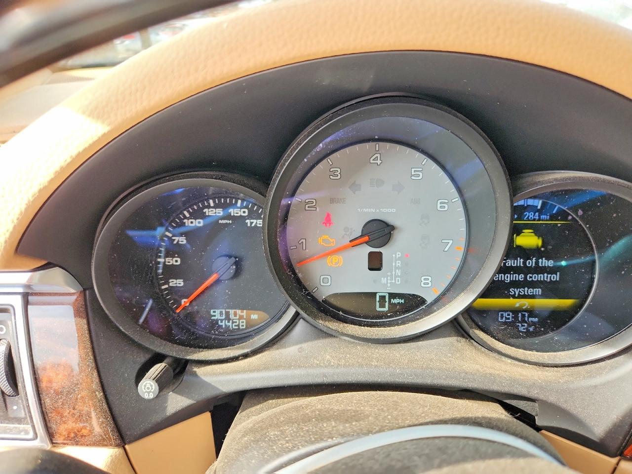 2015 PORSCHE Macan
