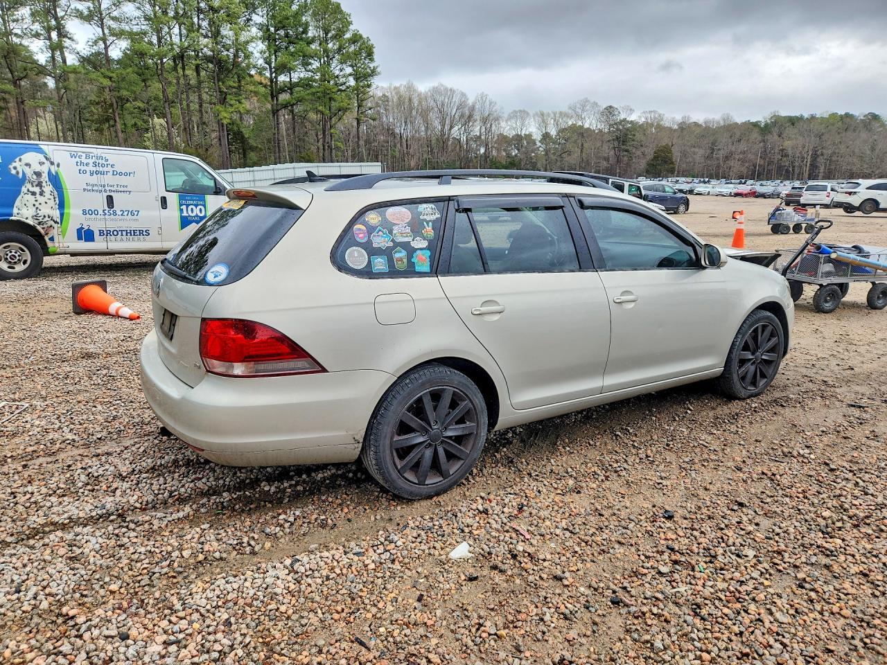2011 VOLKSWAGEN JETTA