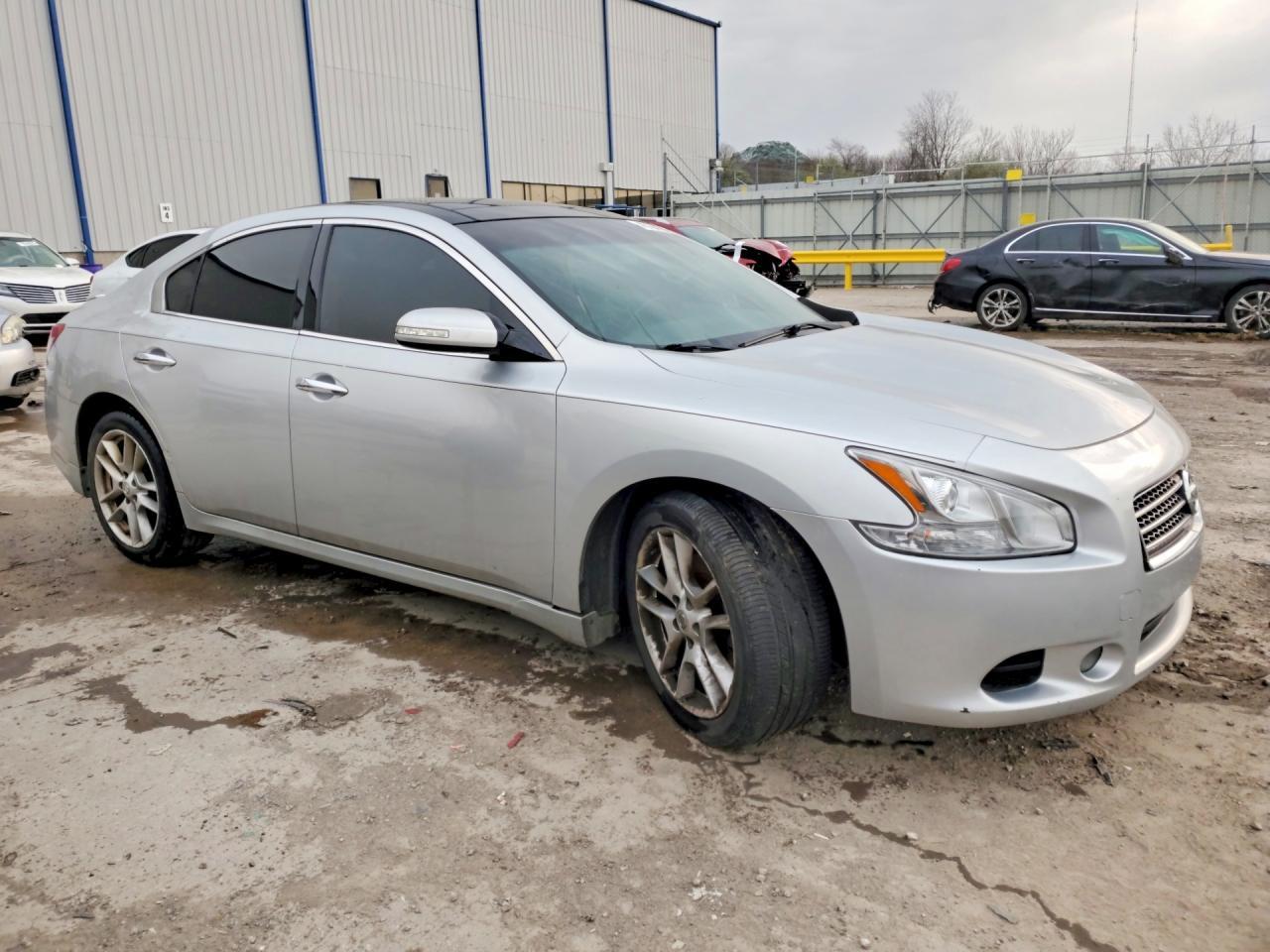 2009 NISSAN Maxima