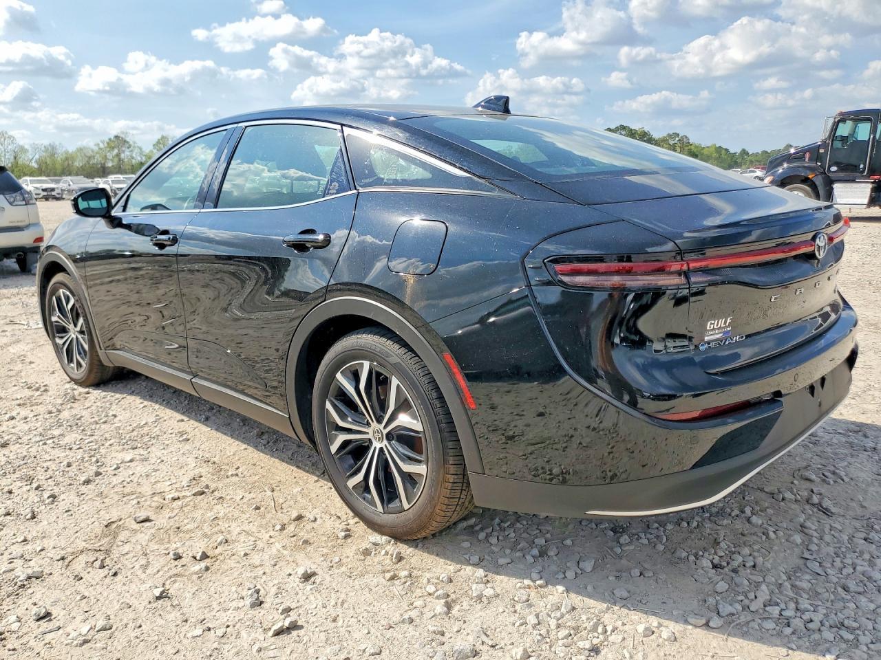 2025 TOYOTA Crown