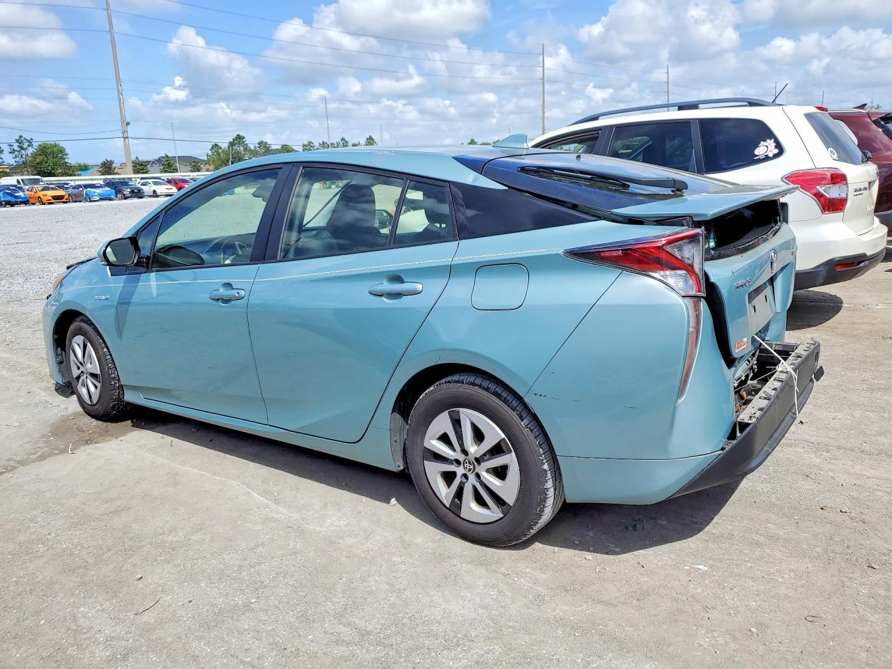 2016 TOYOTA PRIUS