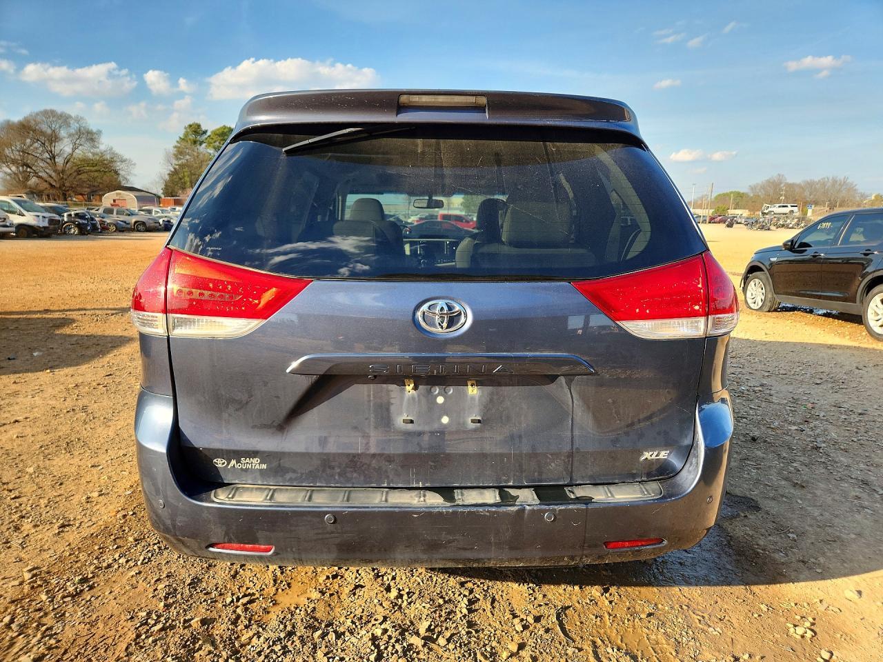 2014 TOYOTA SIENNA