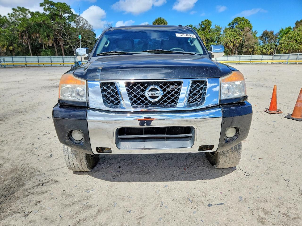 2015 NISSAN Titan