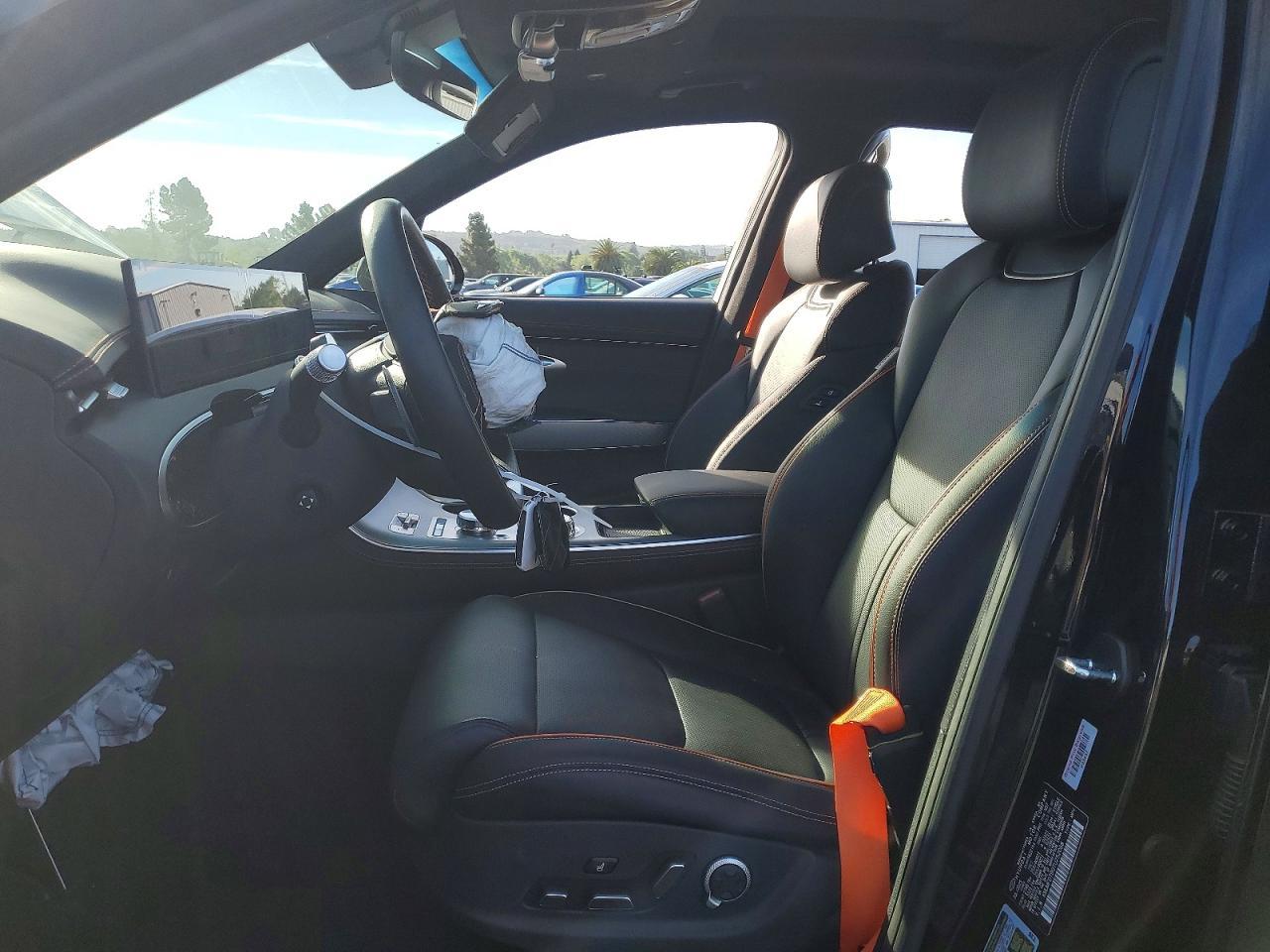 2026 GENESIS GV70