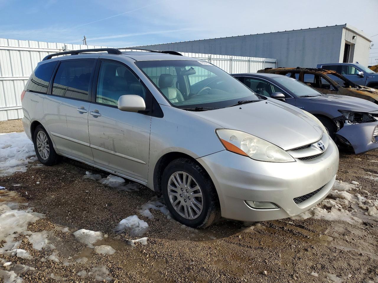 2007 TOYOTA SIENNA