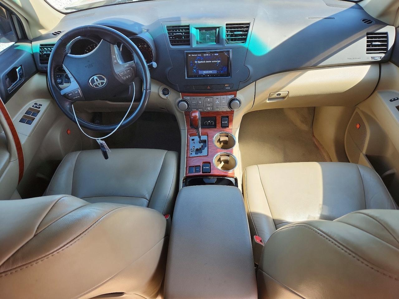 2010 TOYOTA HIGHLANDER
