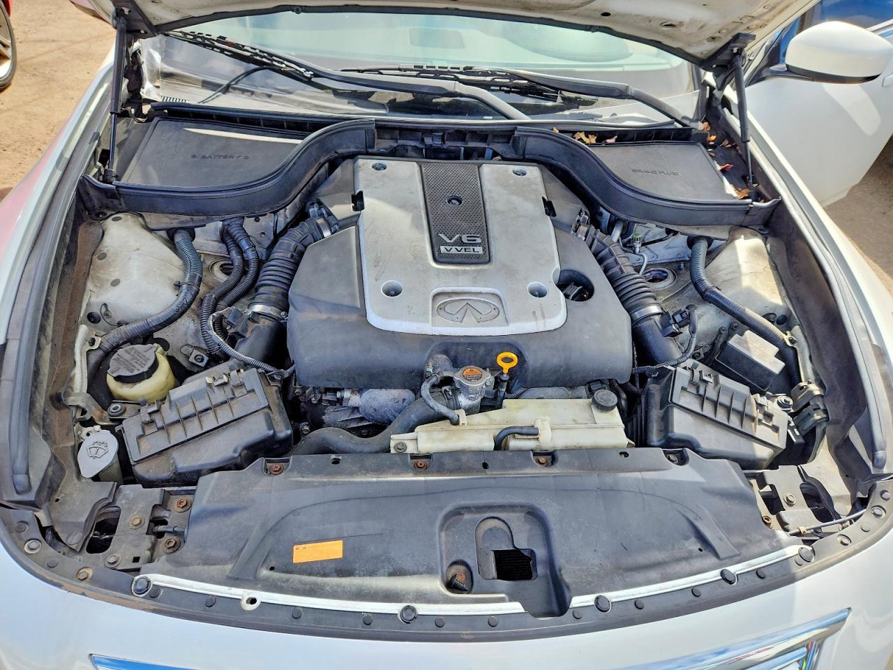 2011 INFINITI G37