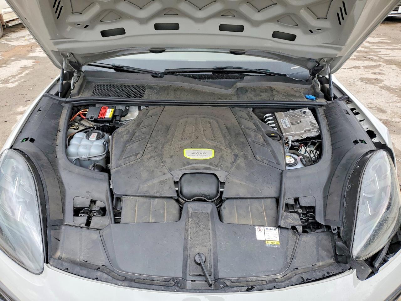2022 PORSCHE CAYENNE