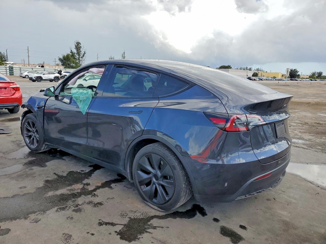 2024 TESLA MODEL Y