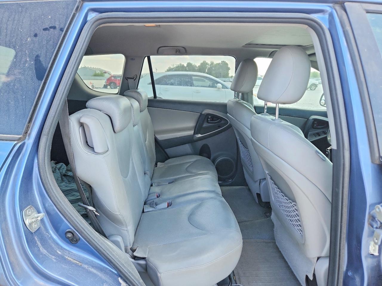 2011 TOYOTA RAV4