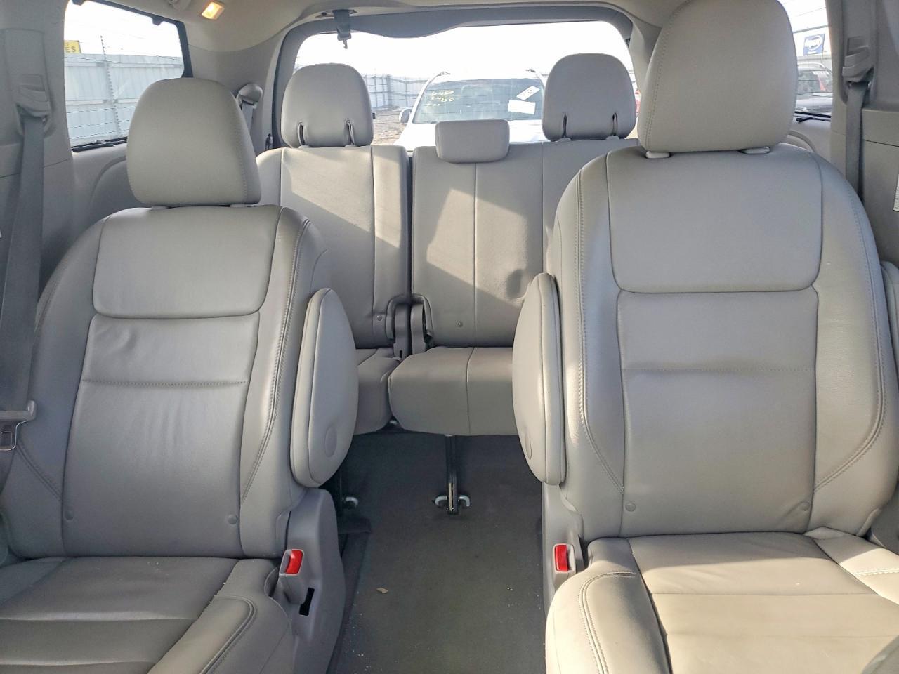 2017 TOYOTA SIENNA