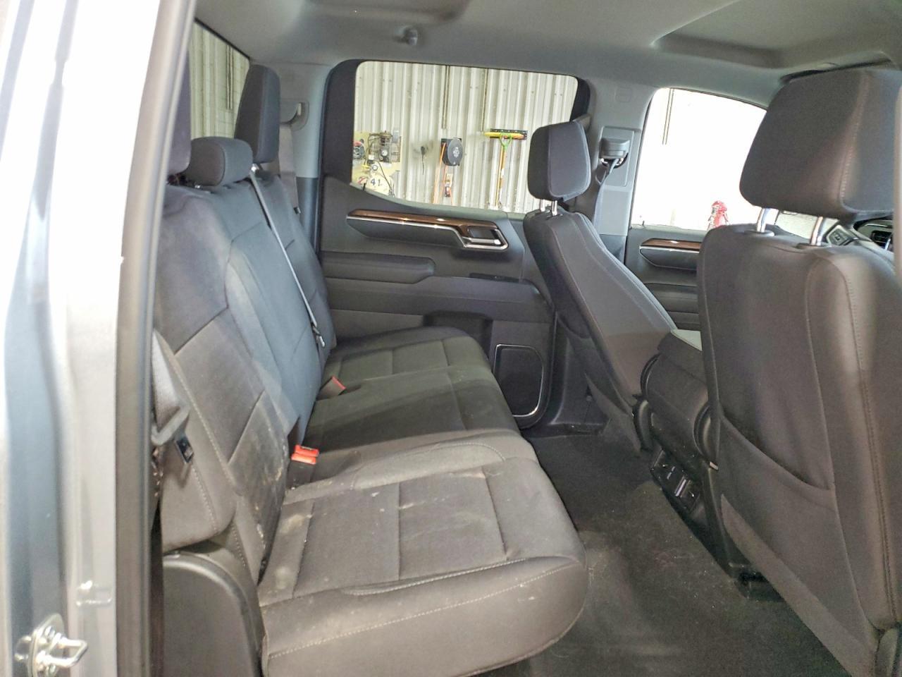 2025 CHEVROLET Silverado