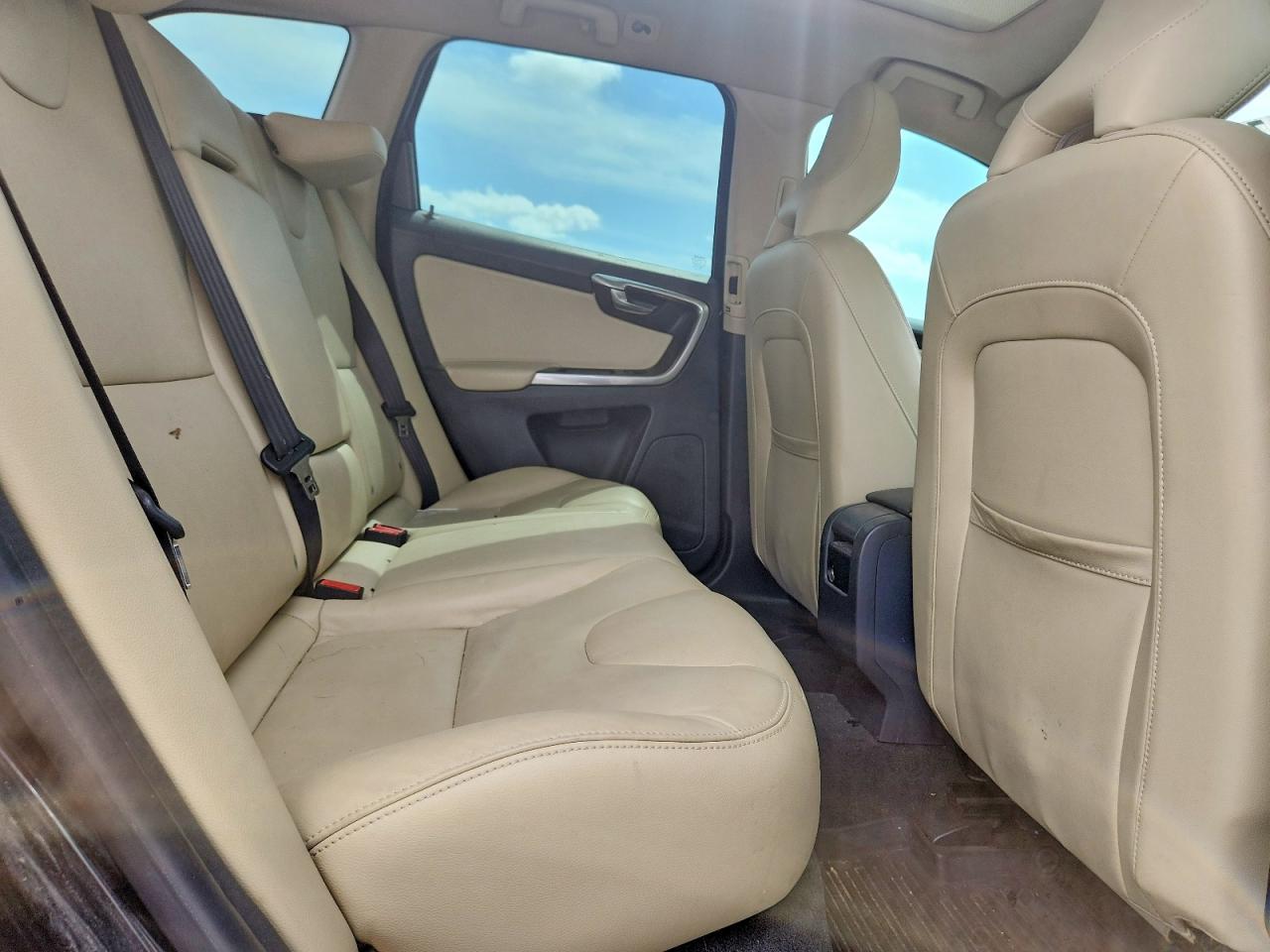 2016 VOLVO XC60