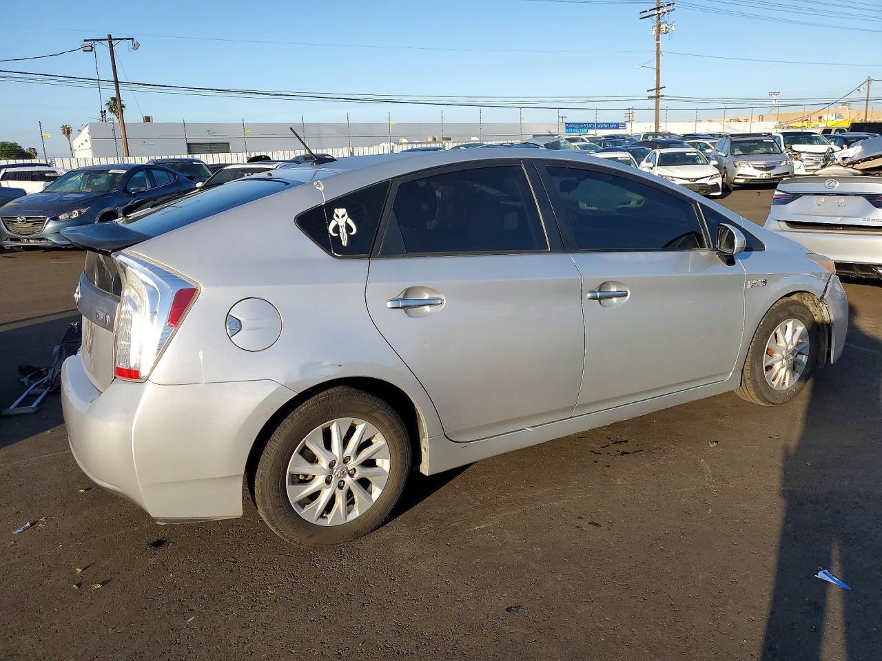 2013 TOYOTA Prius Plug-In