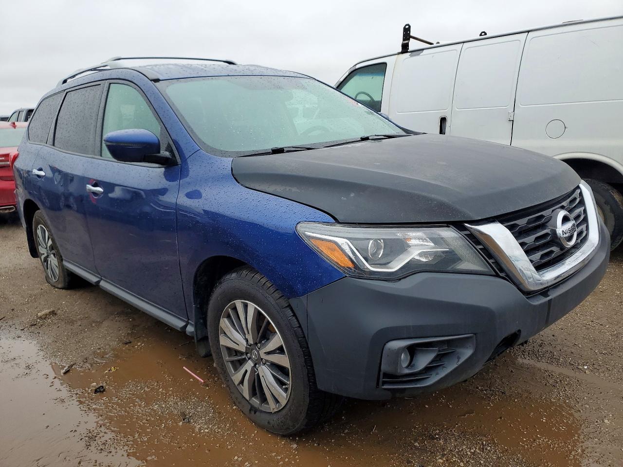 2017 NISSAN PATHFINDER