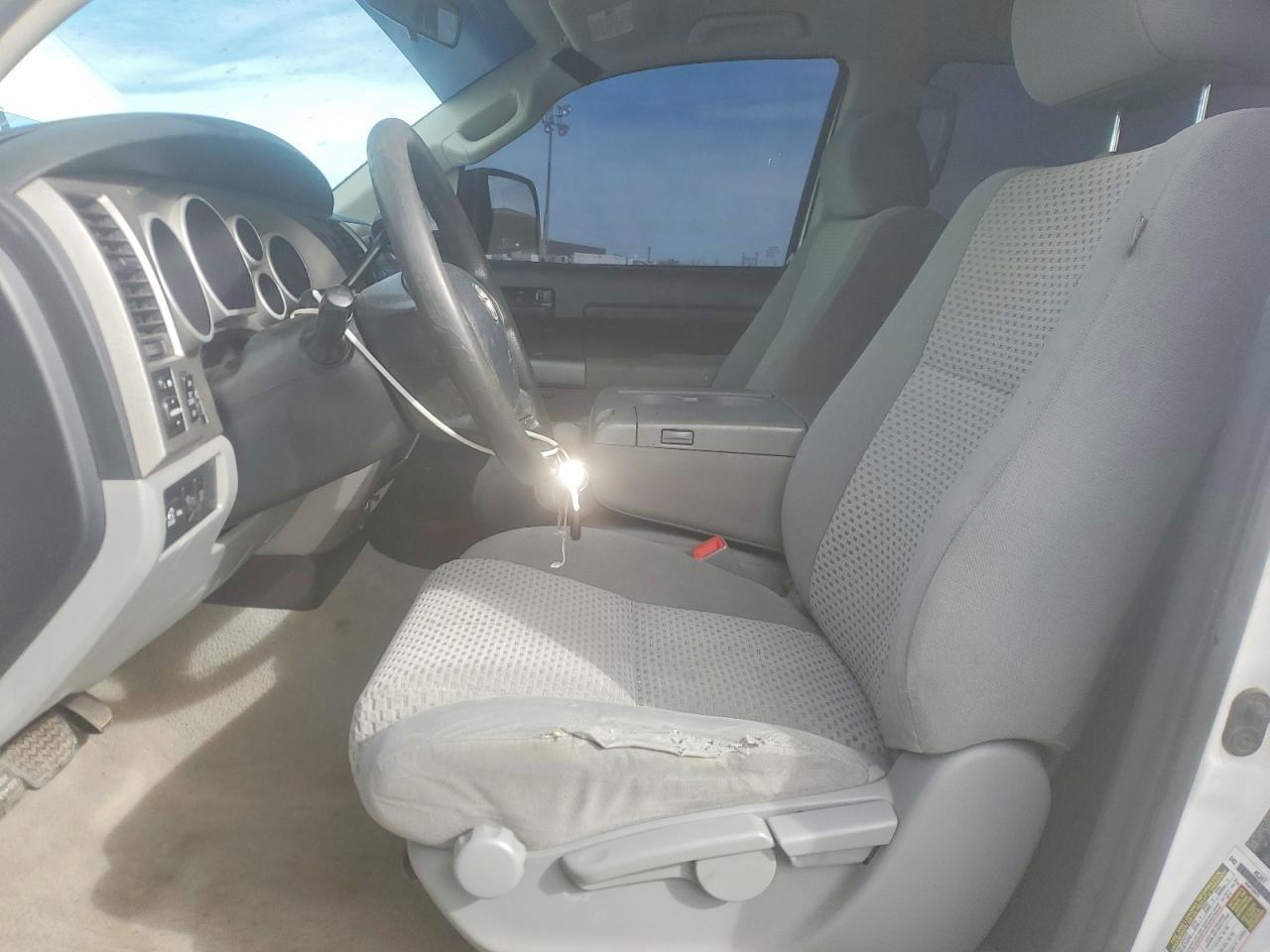 2011 TOYOTA TUNDRA
