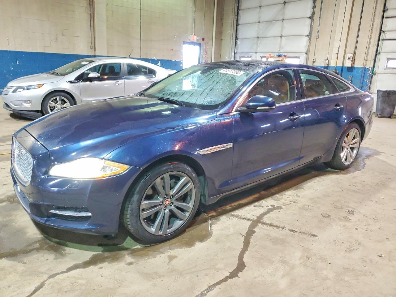 2011 JAGUAR Xj-Series