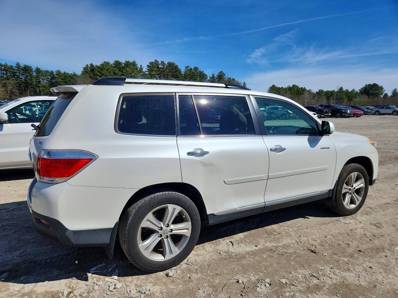 2011 TOYOTA HIGHLANDER