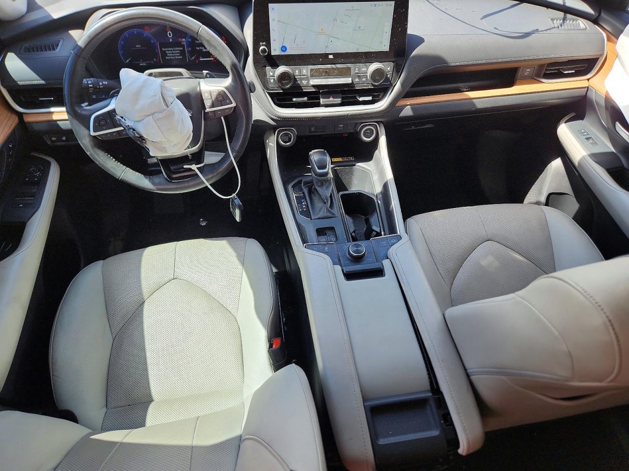 2024 TOYOTA HIGHLANDER