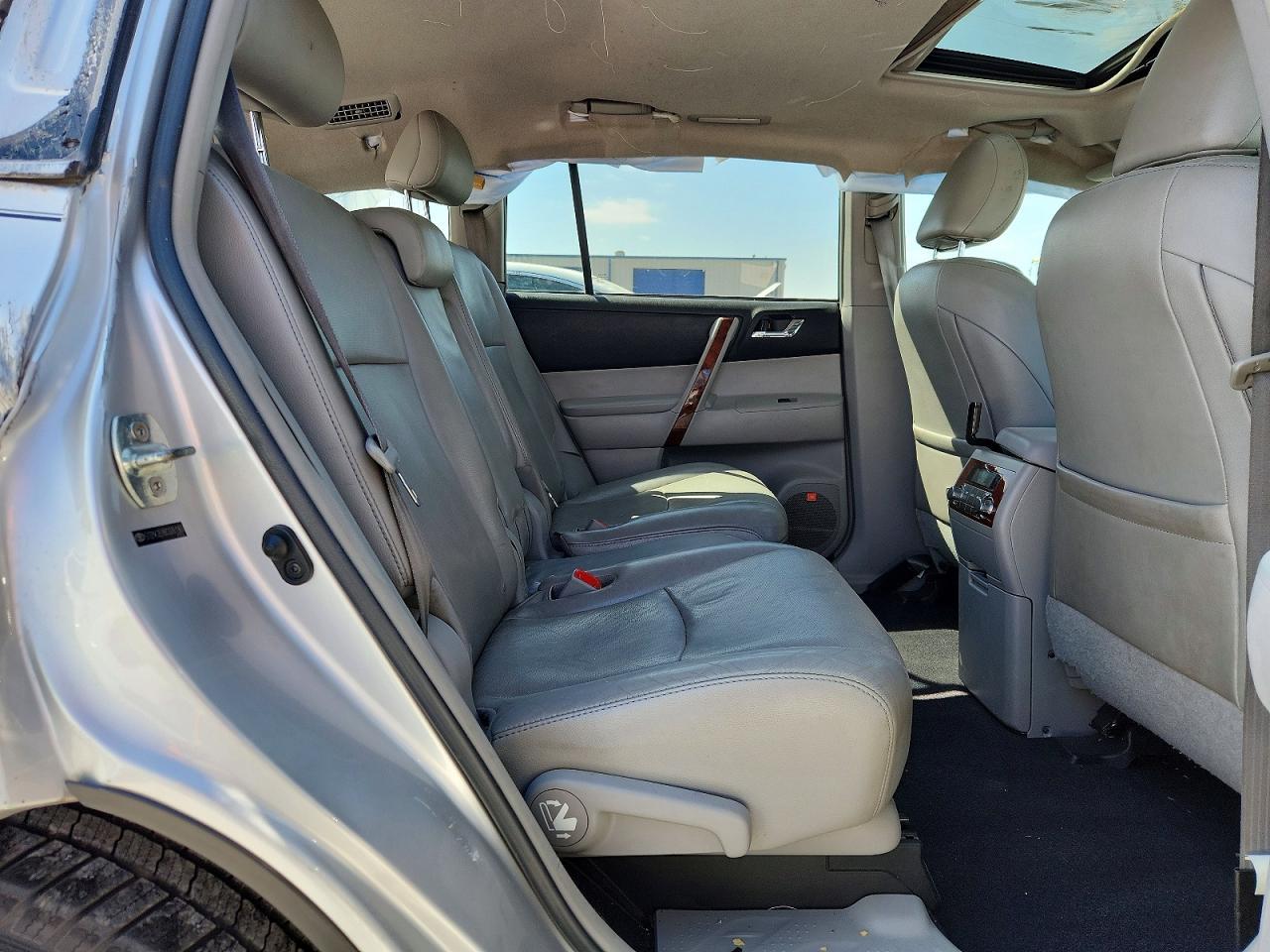 2012 TOYOTA HIGHLANDER