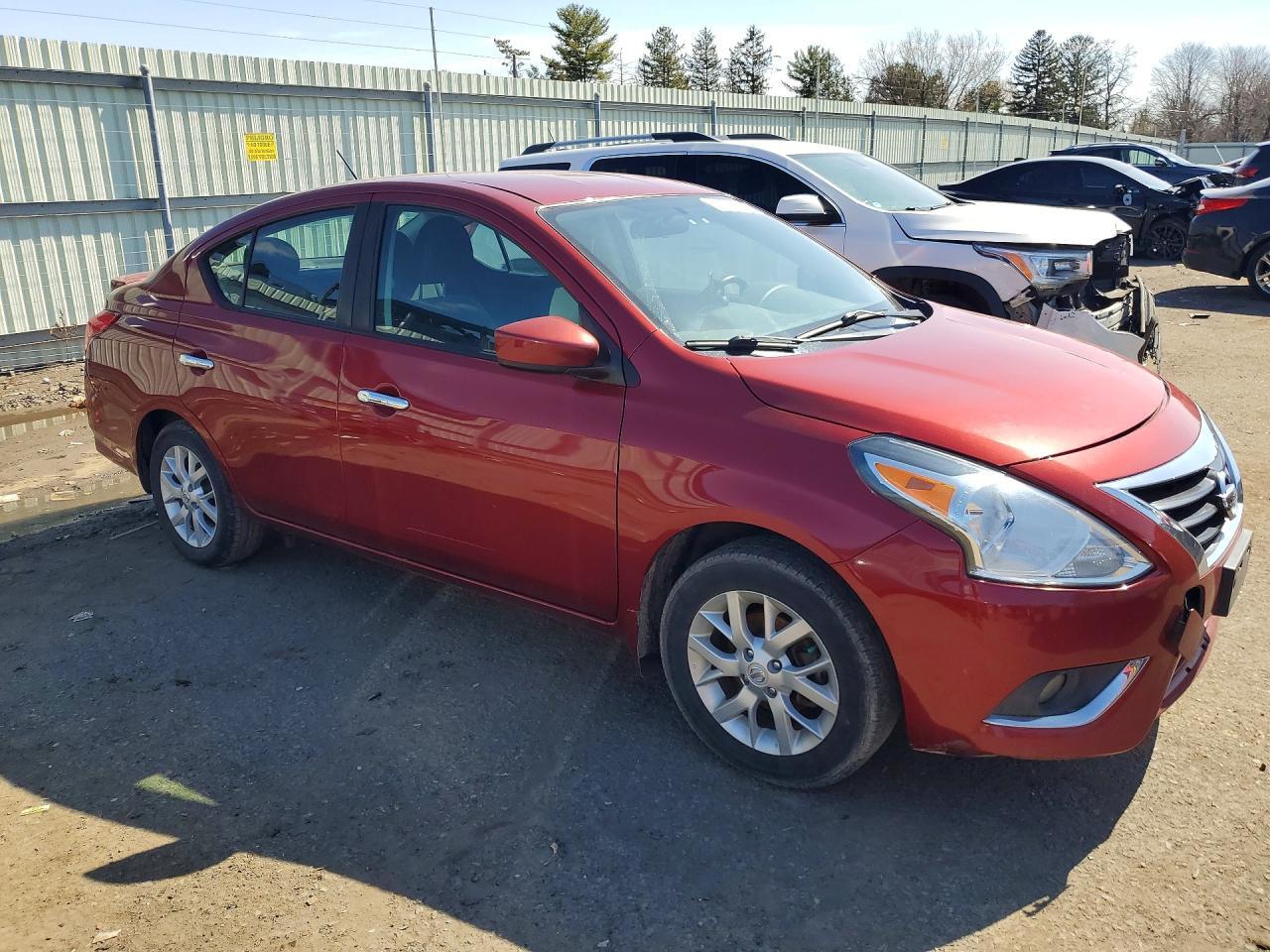 2017 NISSAN VERSA