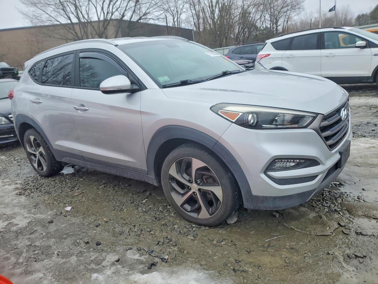 2016 HYUNDAI TUCSON