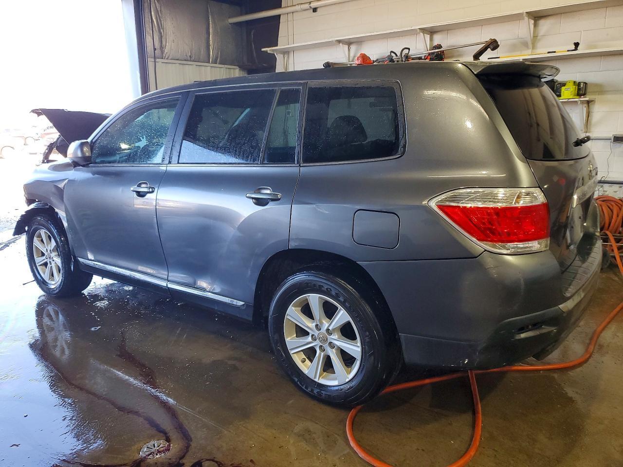 2011 TOYOTA HIGHLANDER