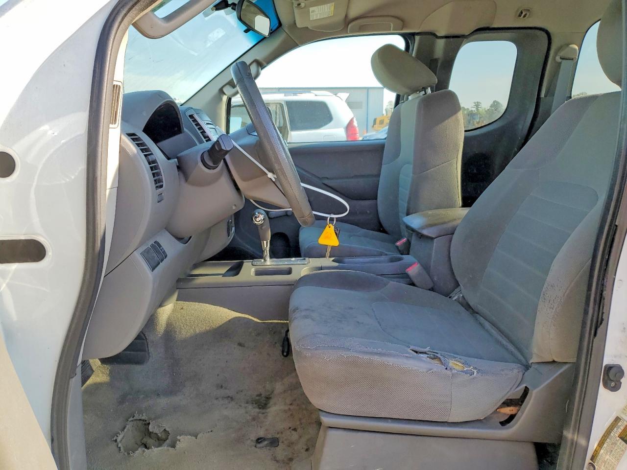 2015 NISSAN Frontier
