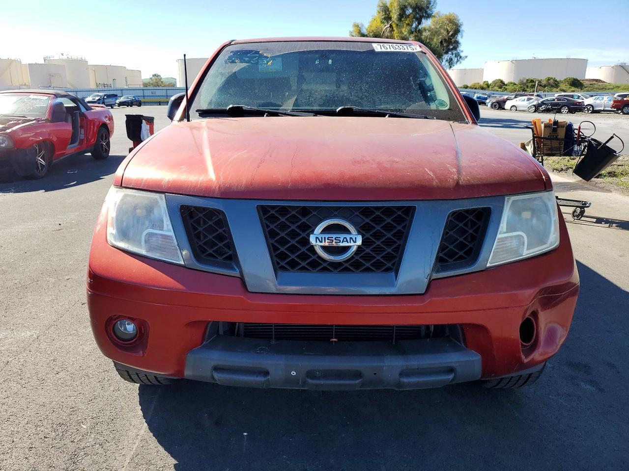2012 NISSAN Frontier