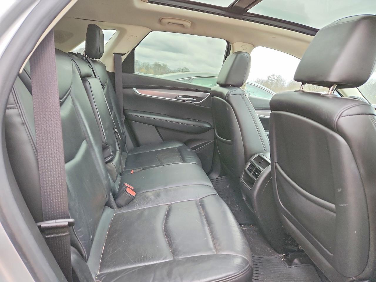 2017 CADILLAC XT5