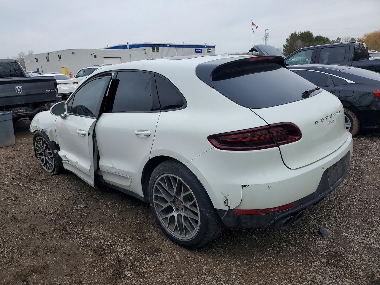 2018 PORSCHE Macan