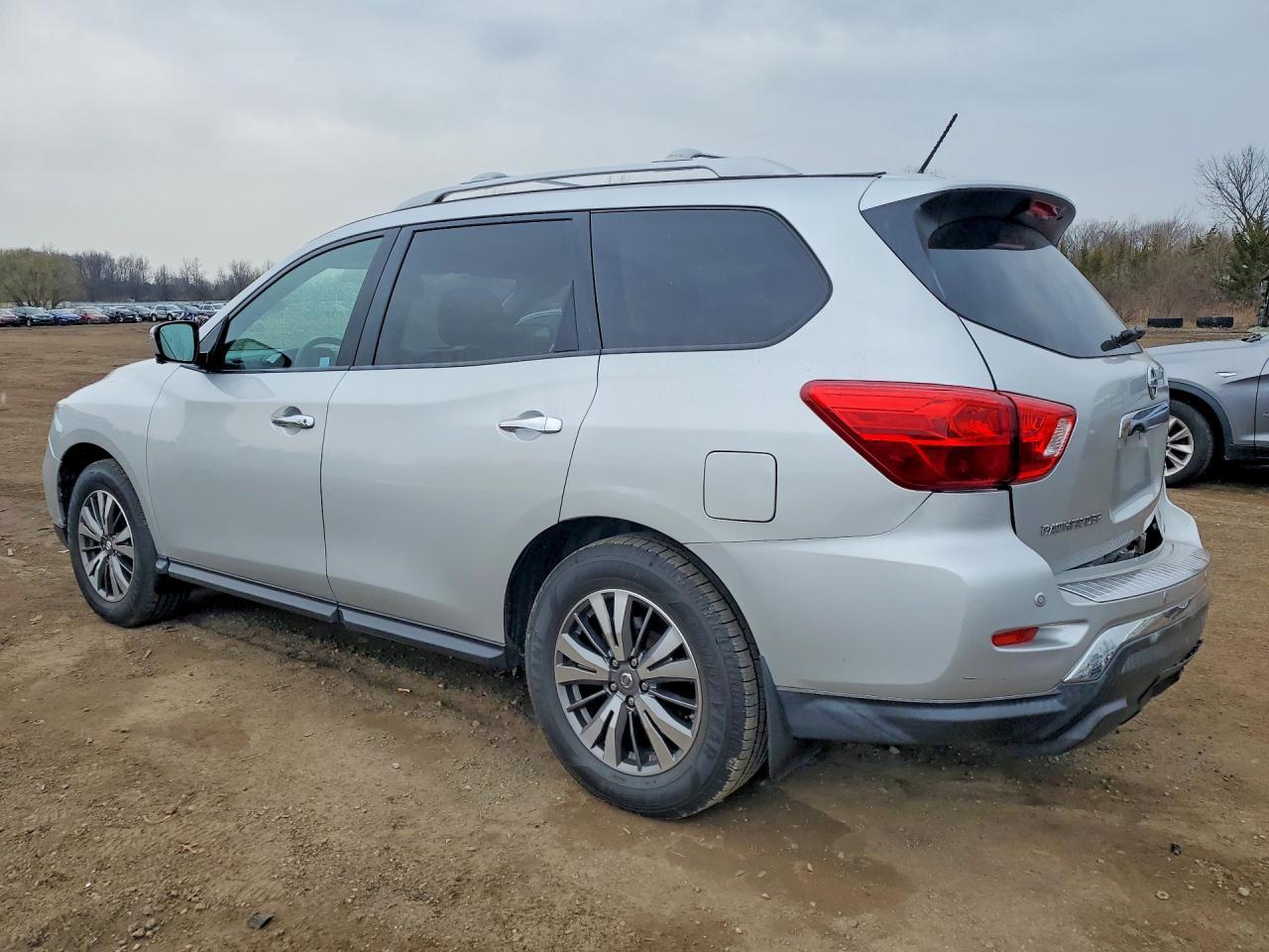 2017 NISSAN PATHFINDER