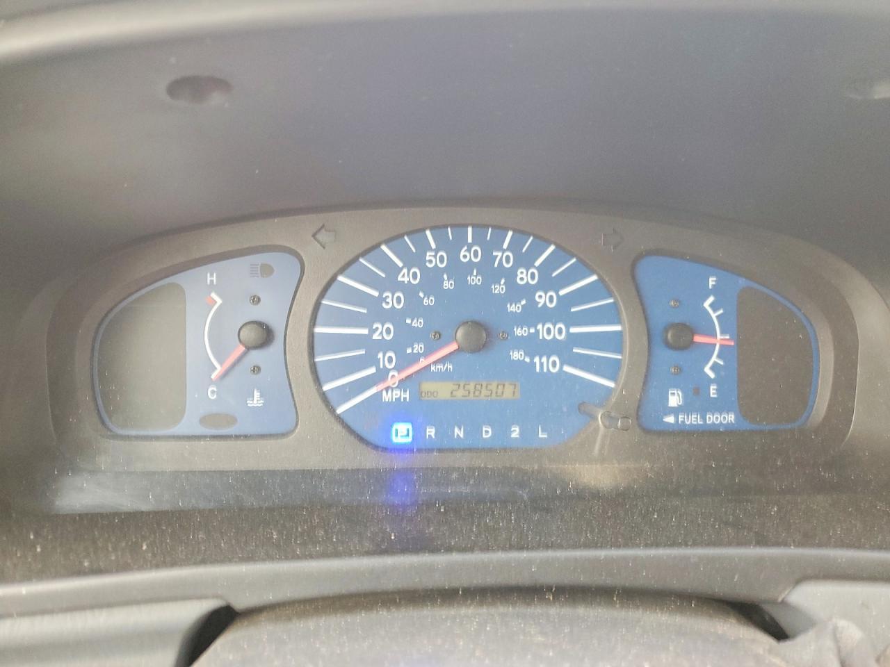 2001 TOYOTA SIENNA