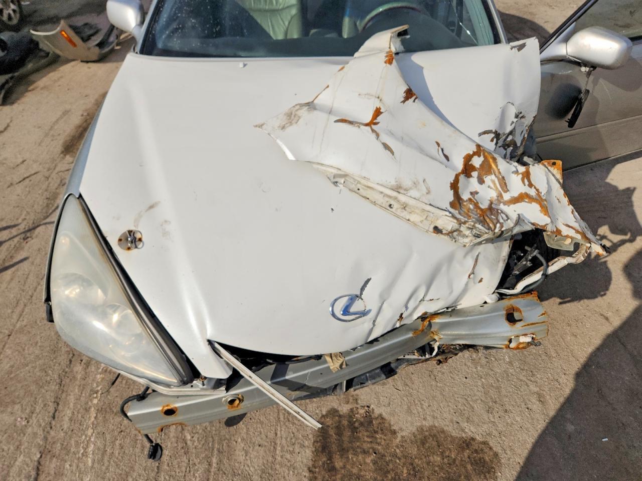 2004 LEXUS ES 330