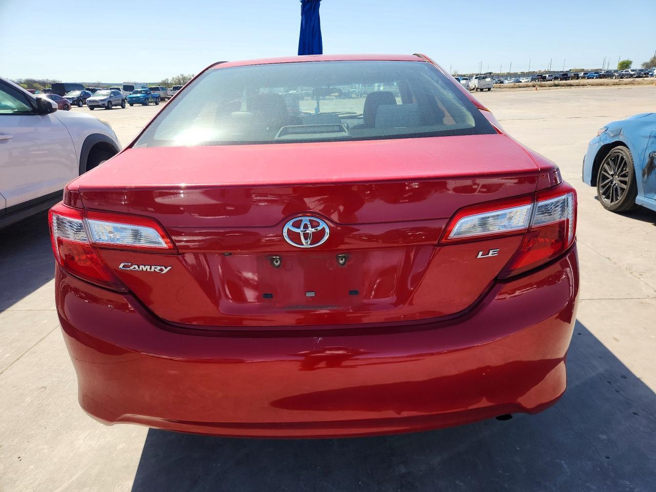 2014 TOYOTA CAMRY