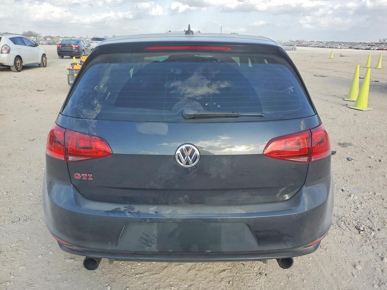 2016 VOLKSWAGEN GTI